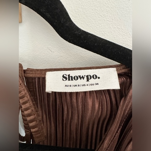 SHOWPO Beca Plisse Set in Chocolate - Picture 3 of 5